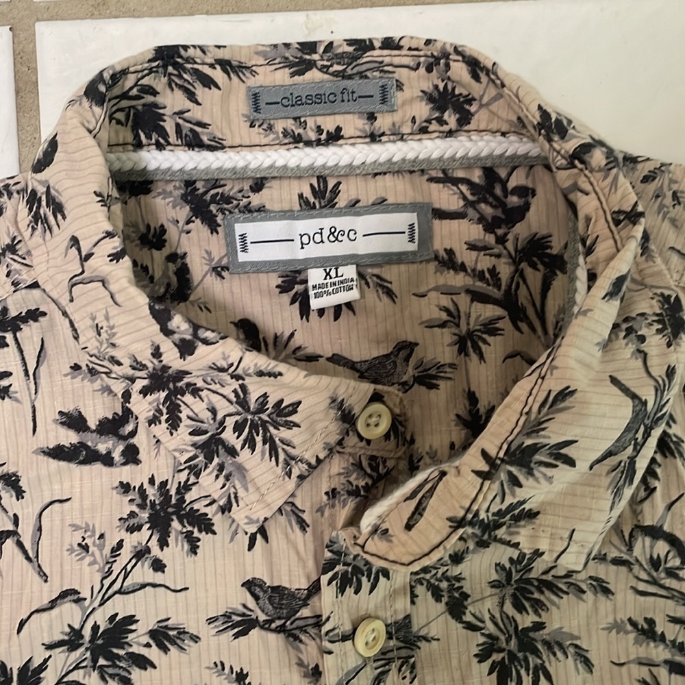 Button down collared shirt - Picture 2 of 3